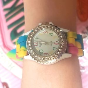 Golden Classic Watch. Stainless steel Case Back. Rubber belt NWOT